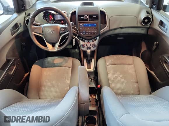2016 Chevrolet Sonic LS с VIN 1G1JA6SH1G4123910, выставлен на аукционе Copart как лот 71169555 с пробегом 79 353 миль миль и Чистый • Clean title. История ставок и продаж доступна на DreamBid. Изображение 8.