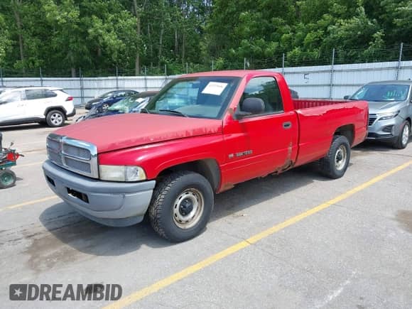 2001 Dodge 1500 Work Special z VIN 1B7HC16X91S778260, wystawiony jako IAAI lot #42523606 z przebiegiem 148 457 mil mil oraz . Historia ofert i sprzedaży dostępna na DreamBid. Obrazek 2.