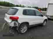 2017 Volkswagen Tiguan Wolfsburg Edition с VIN WVGRV7AX0HK003389, выставлен на аукционе Copart как лот 59709615 с пробегом 88 491 миль миль и Списание • Salvage title. История ставок и продаж доступна на DreamBid. Изображение 3.