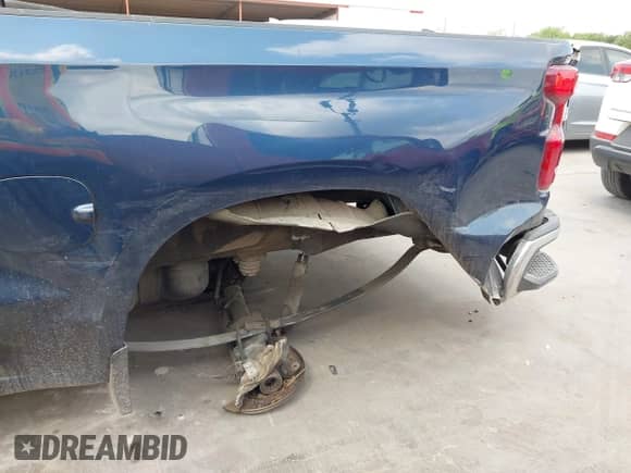 2021 Chevrolet Silverado 1500 LT with VIN 3GCPWCEDXMG395252, listed as a IAAI auction lot 42130148 with 97,811 mi miles and . Bid and sale history available at DreamBid. Image 6.