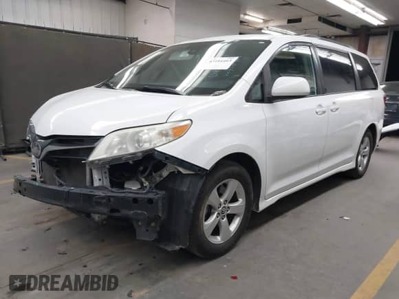 2019 Toyota Sienna LE Auto Access Seat с VIN 5TDKZ3DC1KS014297, выставлен на аукционе IAAI как лот 43184463 с пробегом 158 267 миль миль и . История ставок и продаж доступна на DreamBid. Изображение 18.