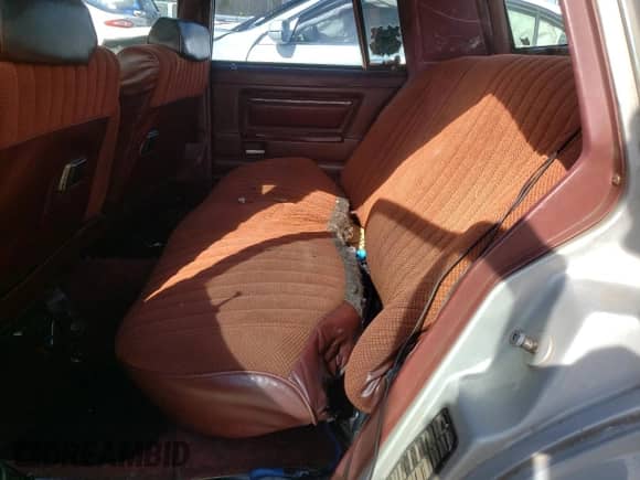 1982 Chevrolet Malibu Classic с VIN 1G1AW69J4CR214063, выставлен на аукционе Copart как лот 45906495 с пробегом Не указан миль и Списание • Salvage title. История ставок и продаж доступна на DreamBid. Изображение 10.