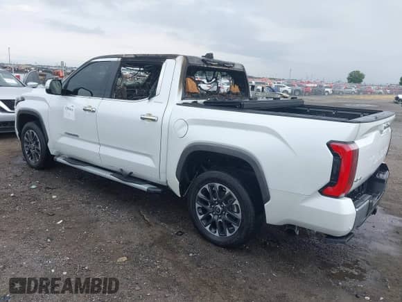 2023 Toyota Tundra Limited Hybrid z VIN 5TFJC5DB4PX035193, wystawiony jako IAAI lot #42884646 z przebiegiem Nie podano mil oraz . Historia ofert i sprzedaży dostępna na DreamBid. Obrazek 3.