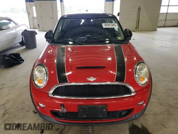 2013 MINI Hardtop S with VIN WMWSV3C5XDT392313, listed as a Copart auction lot 84942945 with 64,086 mi miles and Salvage title. Bid and sale history available at DreamBid. Image 5.