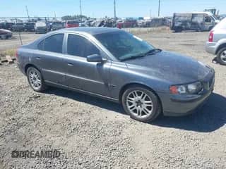 2004 Volvo S60 с VIN YV1RS59V842403435, выставлен на аукционе IAAI как лот 42816806 с пробегом 180 983 миль миль и . История ставок и продаж доступна на DreamBid. Изображение 1.
