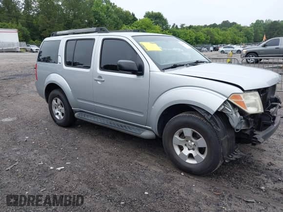 2007 Nissan Pathfinder S z VIN 5N1AR18U07C633724, wystawiony jako IAAI lot #42355262 z przebiegiem 108 829 mil mil oraz . Historia ofert i sprzedaży dostępna na DreamBid. Obrazek 1.