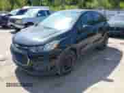2018 Chevrolet Trax LS z VIN 3GNCJKSB3JL160860, wystawiony jako IAAI lot #43195256 z przebiegiem 128 748 mil mil oraz . Historia ofert i sprzedaży dostępna na DreamBid. Obrazek 2.