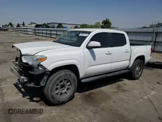 2016 Toyota Tacoma SR5 with VIN 5TFAX5GNXGX056737, listed as a Copart auction lot 70061315 with 455,271 mi miles and Salvage title. Bid and sale history available at DreamBid. Image 1.