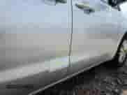 2017 Kia Sedona L z VIN KNDMA5C13H6284071, wystawiony jako Copart lot #66113925 z przebiegiem 80 057 mil mil oraz Szkoda całkowita • Salvage title. Historia ofert i sprzedaży dostępna na DreamBid. Obrazek 13.