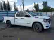 2023 Ram 1500 Big Horn z VIN 1C6RREBG2PN511783, wystawiony jako Copart lot #47061195 z przebiegiem 3 310 mil mil oraz Szkoda całkowita • Salvage title. Historia ofert i sprzedaży dostępna na DreamBid. Obrazek 4.