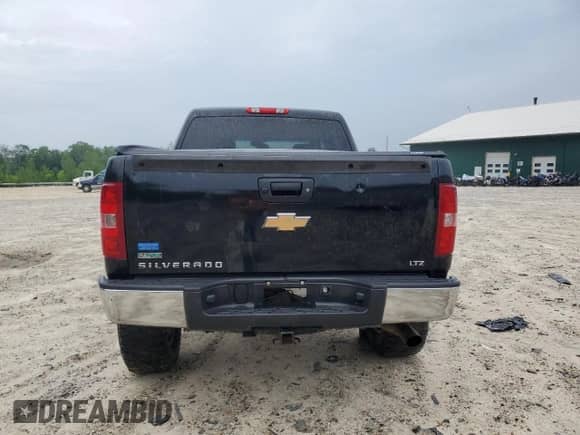 2011 Chevrolet Silverado 1500 LTZ with VIN 3GCPKTE25BG156814, listed as a Copart auction lot 59096265 with 210,404 mi miles and Salvage title. Bid and sale history available at DreamBid. Image 6.