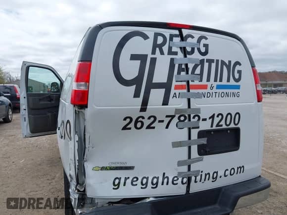 2021 Chevrolet Express Cargo with VIN 1GCWGAF75M1194461, listed as a IAAI auction lot 42122648 with 64,047 mi miles and . Bid and sale history available at DreamBid. Image 17.