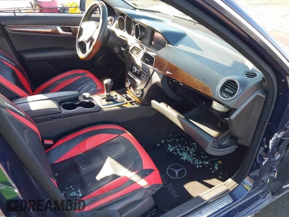 2013 Mercedes-Benz C 300 Sport с VIN WDDGF8ABXDR249974, выставлен на аукционе IAAI как лот 43504885 с пробегом 152 222 миль миль и . История ставок и продаж доступна на DreamBid. Изображение 5.