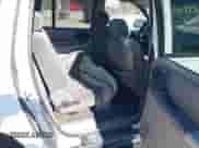 2004 Chevrolet TrailBlazer EXT LT z VIN 1GNET16S246147331, wystawiony jako IAAI lot #40595061 z przebiegiem 223 984 mil mil oraz . Historia ofert i sprzedaży dostępna na DreamBid. Obrazek 8.