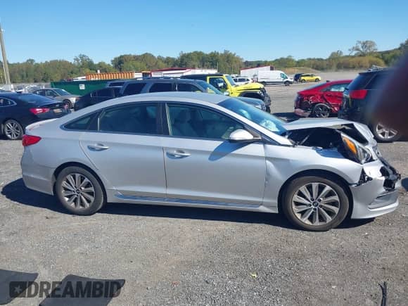 2015 Hyundai Sonata Limited с VIN 5NPE34AF1FH101292, выставлен на аукционе IAAI как лот 43419380 с пробегом 87 124 миль миль и . История ставок и продаж доступна на DreamBid. Изображение 13.