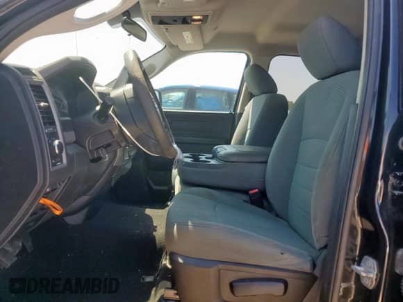 2018 Ram 1500 Tradesman z VIN 1C6RR6FG8JS325545, wystawiony jako Copart lot #80033225 z przebiegiem 117 495 mil mil oraz Szkoda całkowita • Salvage title. Historia ofert i sprzedaży dostępna na DreamBid. Obrazek 7.