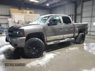 2013 Chevrolet Silverado 1500 LTZ с VIN 3GCPKTE27DG232973, выставлен на аукционе Copart как лот 44789645 с пробегом 214 210 миль миль и Списание • Salvage title. История ставок и продаж доступна на DreamBid. Изображение 1.