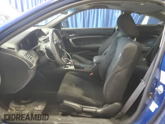 2009 Honda Accord EX z VIN 1HGCS127X9A009322, wystawiony jako Copart lot #70516305 z przebiegiem 247 579 mil mil oraz Czysty tytuł • Clean title. Historia ofert i sprzedaży dostępna na DreamBid. Obrazek 7.