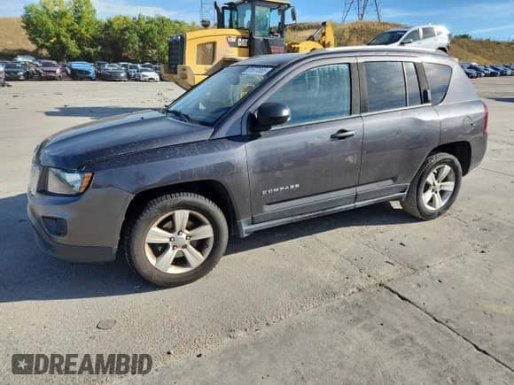 2017 Jeep Compass Sport z VIN 1C4NJDBB6HD105784, wystawiony jako Copart lot #81877555 z przebiegiem 120 813 mil mil oraz Szkoda całkowita • Salvage title. Historia ofert i sprzedaży dostępna na DreamBid. Obrazek 1.
