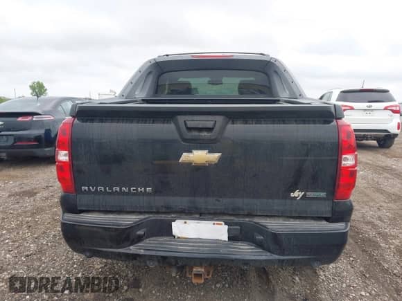2011 Chevrolet Avalanche LT с VIN 3GNTKFE35BG353188, выставлен на аукционе IAAI как лот 42369656 с пробегом 243 354 миль миль и . История ставок и продаж доступна на DreamBid. Изображение 16.