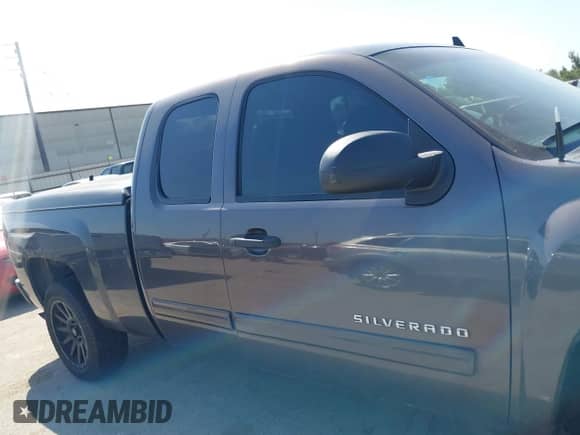 2011 Chevrolet Silverado 1500 LT z VIN 1GCRCSEA7BZ233349, wystawiony jako IAAI lot #42015179 z przebiegiem 324 992 mil mil oraz . Historia ofert i sprzedaży dostępna na DreamBid. Obrazek 13.