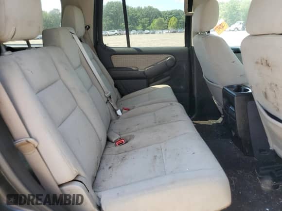 2008 Ford Explorer XLT z VIN 1FMEU63E18UA92885, wystawiony jako Copart lot #71857385 z przebiegiem 136 390 mil mil oraz Czysty tytuł • Clean title. Historia ofert i sprzedaży dostępna na DreamBid. Obrazek 11.