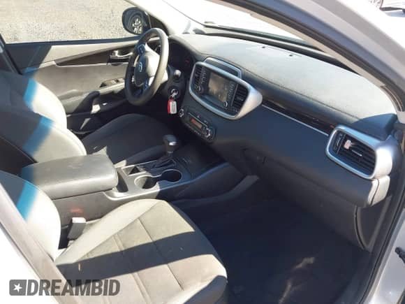 2019 Kia Sorento S with VIN 5XYPGDA58KG572314, listed as a IAAI auction lot 43425458 with 128,901 mi miles and . Bid and sale history available at DreamBid. Image 5.
