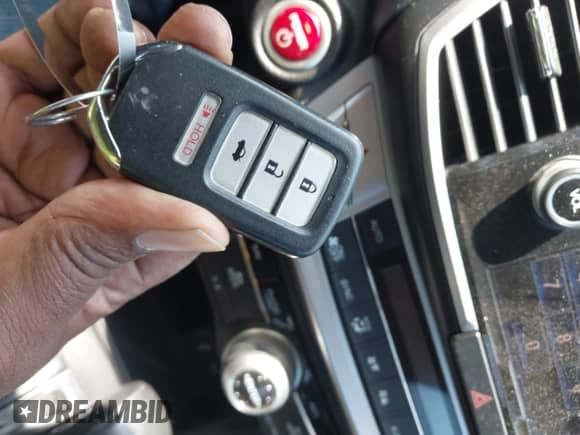 2015 Honda Accord Touring с VIN 1HGCR6F78FA013139, выставлен на аукционе IAAI как лот 42380571 с пробегом 118 698 миль миль и . История ставок и продаж доступна на DreamBid. Изображение 11.