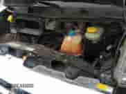 2017 Ram ProMaster Cargo z VIN 3C6TRVDG1HE512917, wystawiony jako IAAI lot #41336433 z przebiegiem 171 439 mil mil oraz . Historia ofert i sprzedaży dostępna na DreamBid. Obrazek 12.