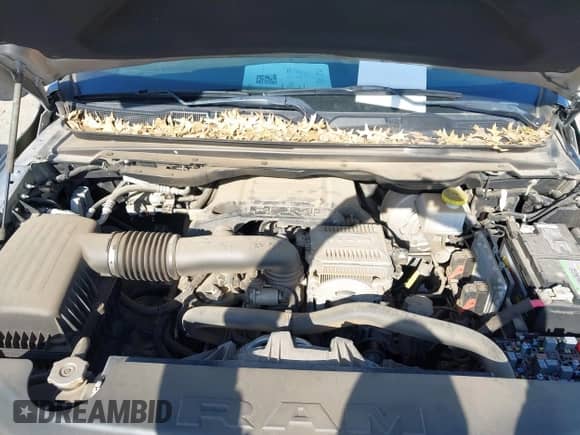 2020 Ram 1500 Big Horn z VIN 1C6SRFBT2LN200059, wystawiony jako IAAI lot #41987816 z przebiegiem 107 675 mil mil oraz . Historia ofert i sprzedaży dostępna na DreamBid. Obrazek 10.