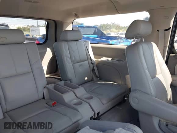 2008 Chevrolet Suburban LTZ with VIN 1GNFC16088R197853, listed as a IAAI auction lot 43413873 with 293,320 mi miles and . Bid and sale history available at DreamBid. Image 8.