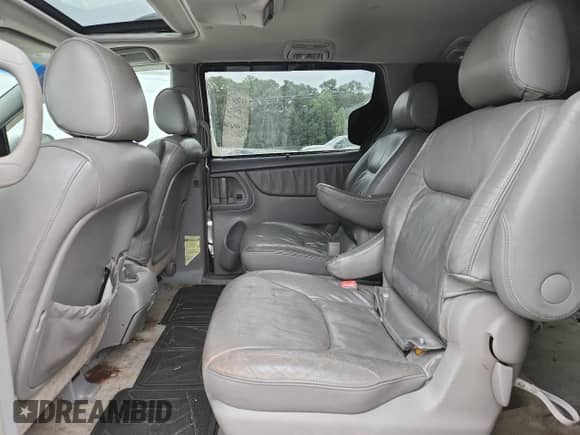 2005 Toyota Sienna XLE z VIN 5TDZA22C75S276333, wystawiony jako Copart lot #83929155 z przebiegiem 226 327 mil mil oraz Szkoda całkowita • Salvage title. Historia ofert i sprzedaży dostępna na DreamBid. Obrazek 11.