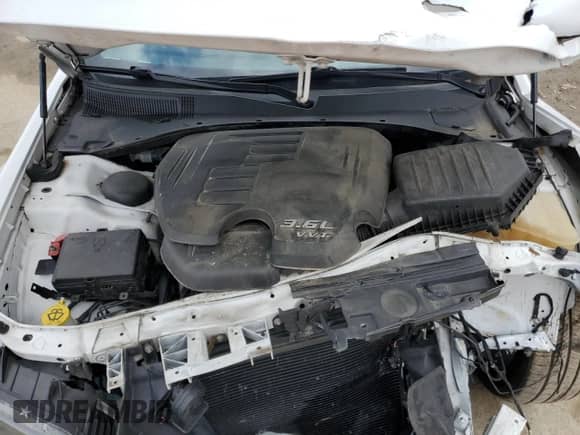 2020 Chrysler 300 Touring с VIN 2C3CCAAGXLH128336, выставлен на аукционе Copart как лот 51524345 с пробегом 81 132 миль миль и На запчасти • Non repairable. История ставок и продаж доступна на DreamBid. Изображение 11.