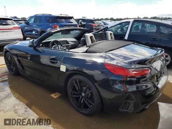 2020 BMW Z4 sDriveM40i z VIN WBAHF9C08LWW33054, wystawiony jako Copart lot #73803034 z przebiegiem Nie podano mil oraz Nie do naprawy • Non repairable. Historia ofert i sprzedaży dostępna na DreamBid. Obrazek 2.
