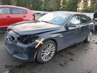 2015 BMW 5 Series 550i Gran Turismo xDrive с VIN WBA5M0C57FD085130, выставлен на аукционе Copart как лот 41482105 с пробегом 76 175 миль миль и Списание • Salvage title. История ставок и продаж доступна на DreamBid. Изображение 1.