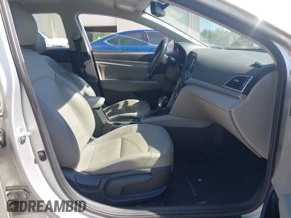 2017 Hyundai Elantra SE с VIN 5NPD84LF2HH089117, выставлен на аукционе IAAI как лот 43421646 с пробегом 240 381 миль миль и . История ставок и продаж доступна на DreamBid. Изображение 5.