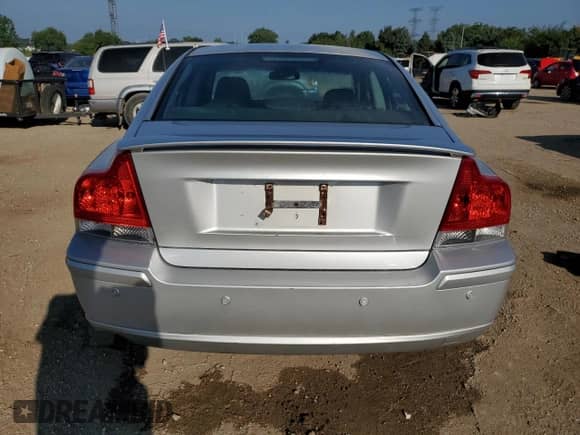 2006 Volvo S60 2.5L Turbo с VIN YV1RH592862538986, выставлен на аукционе Copart как лот 68420035 с пробегом 152 182 миль миль и Списание • Salvage title. История ставок и продаж доступна на DreamBid. Изображение 6.