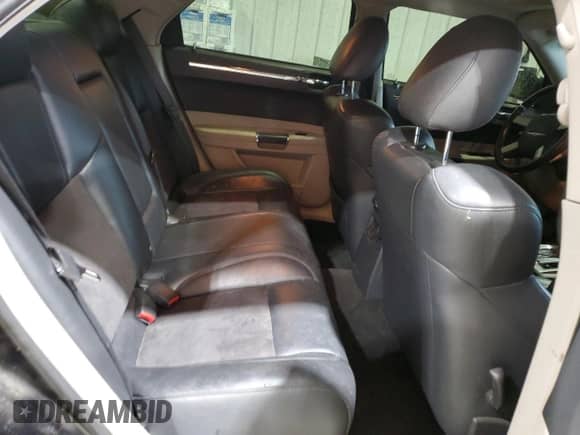 2006 Chrysler 300 C SRT-8 z VIN 2C3LA73W26H242915, wystawiony jako Copart lot #56929214 z przebiegiem 190 677 mil mil oraz Czysty tytuł • Clean title. Historia ofert i sprzedaży dostępna na DreamBid. Obrazek 10.