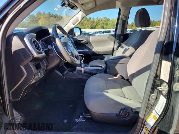 2017 Toyota Tacoma TRD Sport с VIN 5TFDZ5BN2HX020413, выставлен на аукционе Copart как лот 87246335 с пробегом 155 026 миль миль и Чистый • Clean title. История ставок и продаж доступна на DreamBid. Изображение 7.