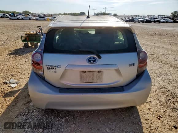 2012 Toyota Prius Two with VIN JTDKDTB33C1020599, listed as a Copart auction lot 81000685 with 198,043 mi miles and Salvage title. Bid and sale history available at DreamBid. Image 6.
