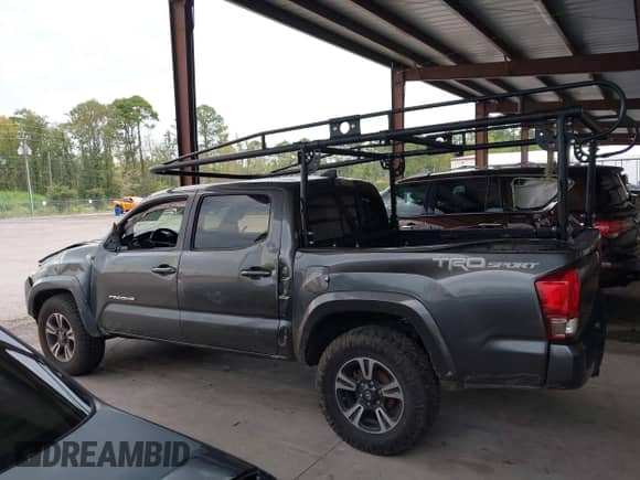 2016 Toyota Tacoma SR5 с VIN 3TMAZ5CN5GM004583, выставлен на аукционе IAAI как лот 43057713 с пробегом 163 436 миль миль и . История ставок и продаж доступна на DreamBid. Изображение 14.