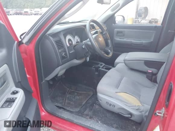 2008 Dodge Dakota SLT with VIN 1D7HE42K28S521799, listed as a IAAI auction lot 43238616 with 159,302 mi miles and . Bid and sale history available at DreamBid. Image 5.