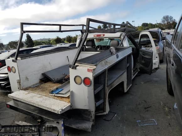 2005 GMC Sierra 1500 SLE with VIN 1GTEC14T75Z323424, listed as a Copart auction lot 59750783 with Not provided miles and Salvage title. Bid and sale history available at DreamBid. Image 3.