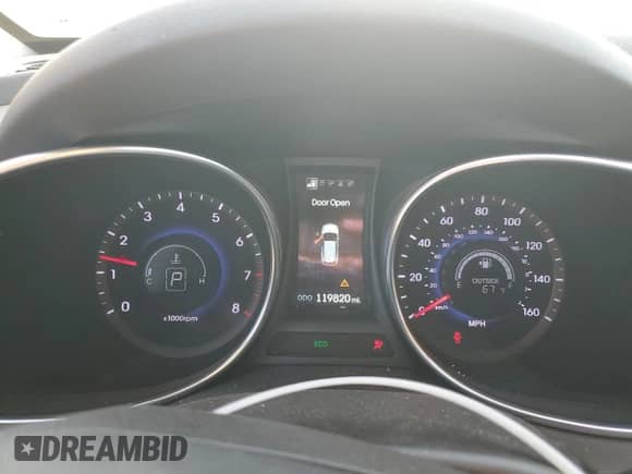 2014 Hyundai Santa Fe GLS with VIN KM8SR4HF4EU069798, listed as a Copart auction lot 82211795 with 119,820 mi miles and Salvage title. Bid and sale history available at DreamBid. Image 9.