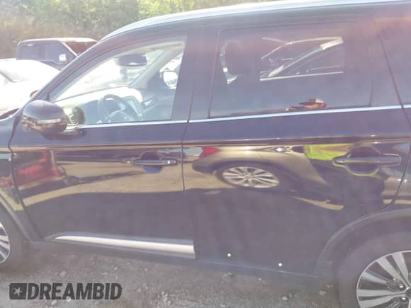 2020 Mitsubishi Outlander SE z VIN JA4AD3A3XLJ000812, wystawiony jako IAAI lot #42288624 z przebiegiem 98 882 mil mil oraz . Historia ofert i sprzedaży dostępna na DreamBid. Obrazek 15.