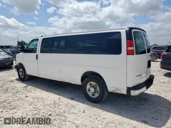 2014 Chevrolet Express Passenger LT с VIN 1GAZG1FGXE1106737, выставлен на аукционе Copart как лот 62956805 с пробегом 267 908 миль миль и Чистый • Clean title. История ставок и продаж доступна на DreamBid. Изображение 2.