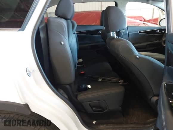 2019 Kia Sorento LX with VIN 5XYPG4A59KG561290, listed as a IAAI auction lot 42674023 with 78,091 mi miles and . Bid and sale history available at DreamBid. Image 8.