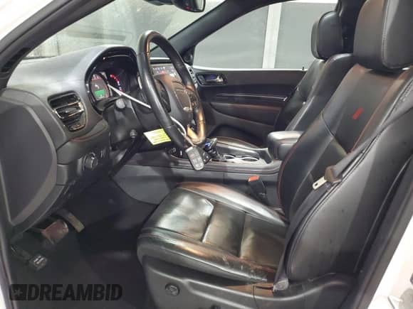 2024 Dodge Durango GT Plus z VIN 1C4RDJDG7RC167251, wystawiony jako Copart lot #86279915 z przebiegiem 39 077 mil mil oraz Czysty tytuł • Clean title. Historia ofert i sprzedaży dostępna na DreamBid. Obrazek 7.