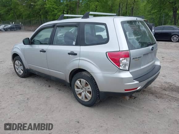 2009 Subaru Forester X z VIN JF2SH61649G791680, wystawiony jako IAAI lot #42305546 z przebiegiem 193 607 mil mil oraz . Historia ofert i sprzedaży dostępna na DreamBid. Obrazek 3.