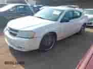 2009 Dodge Avenger SE z VIN 1B3LC46B19N522450, wystawiony jako IAAI lot #42528965 z przebiegiem 156 119 mil mil oraz . Historia ofert i sprzedaży dostępna na DreamBid. Obrazek 2.
